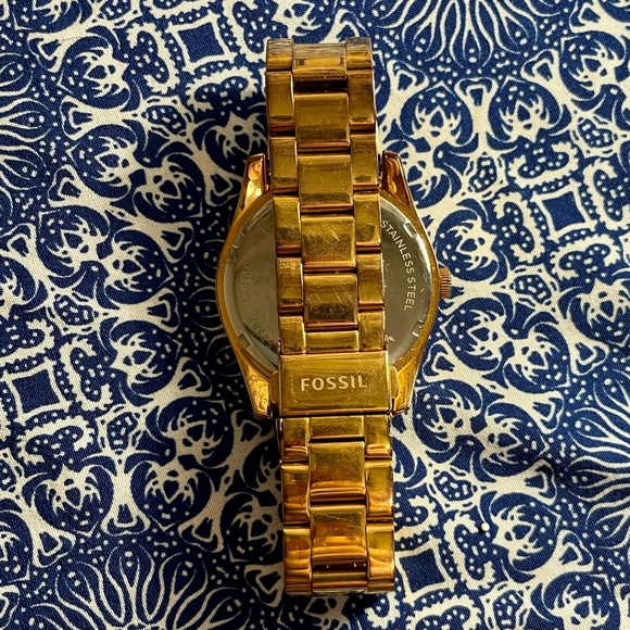 HP🤍Womens Gold Fossil Watch - Picture 3 of 5